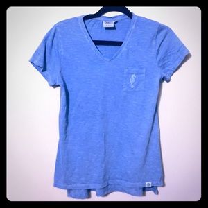 V neck embroidered seahorse tee